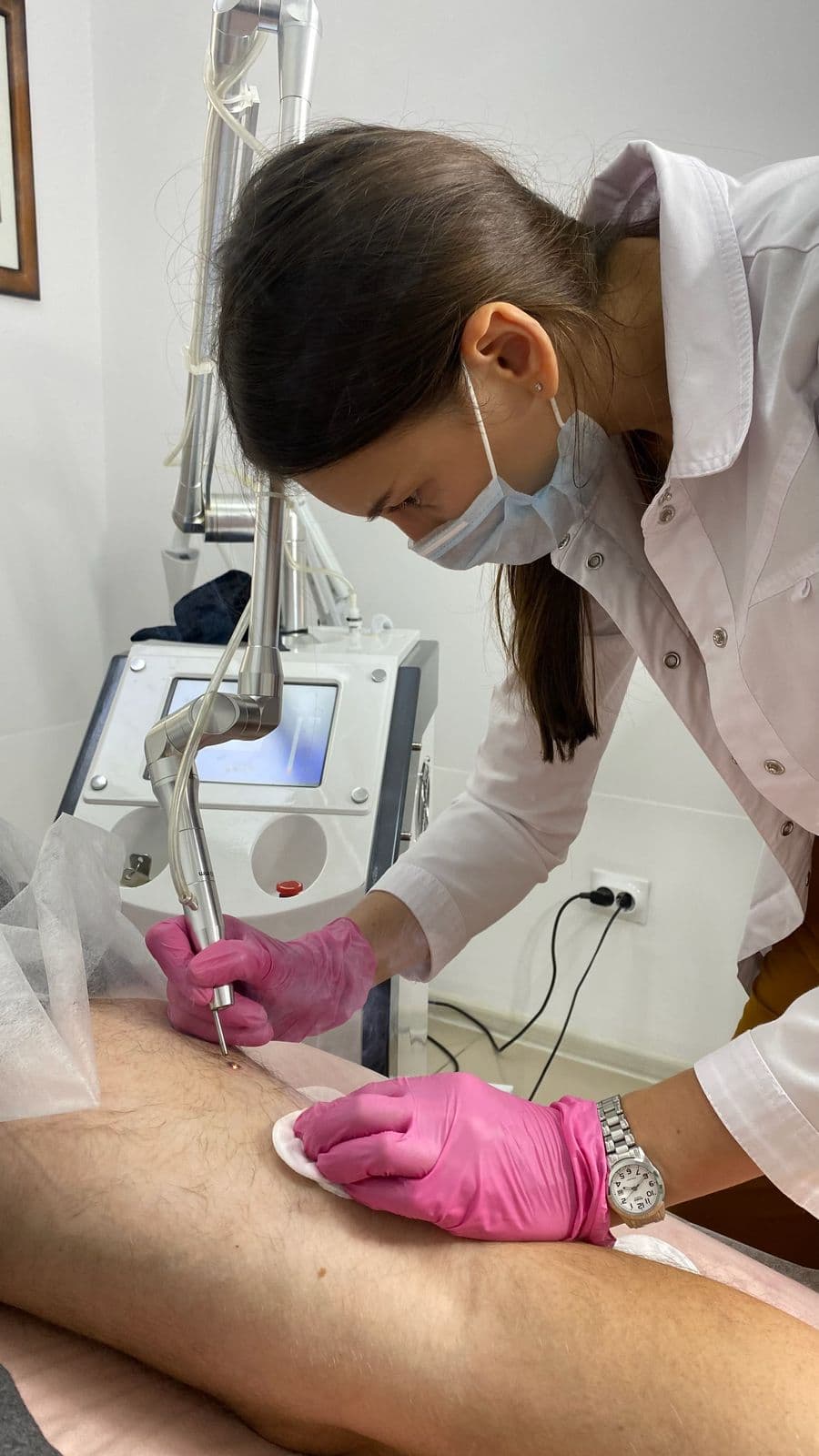 Лечение дерматологических заболеваний в Пятигорске Лечебные процедуры врача дерматолога в поликлинике Надежда